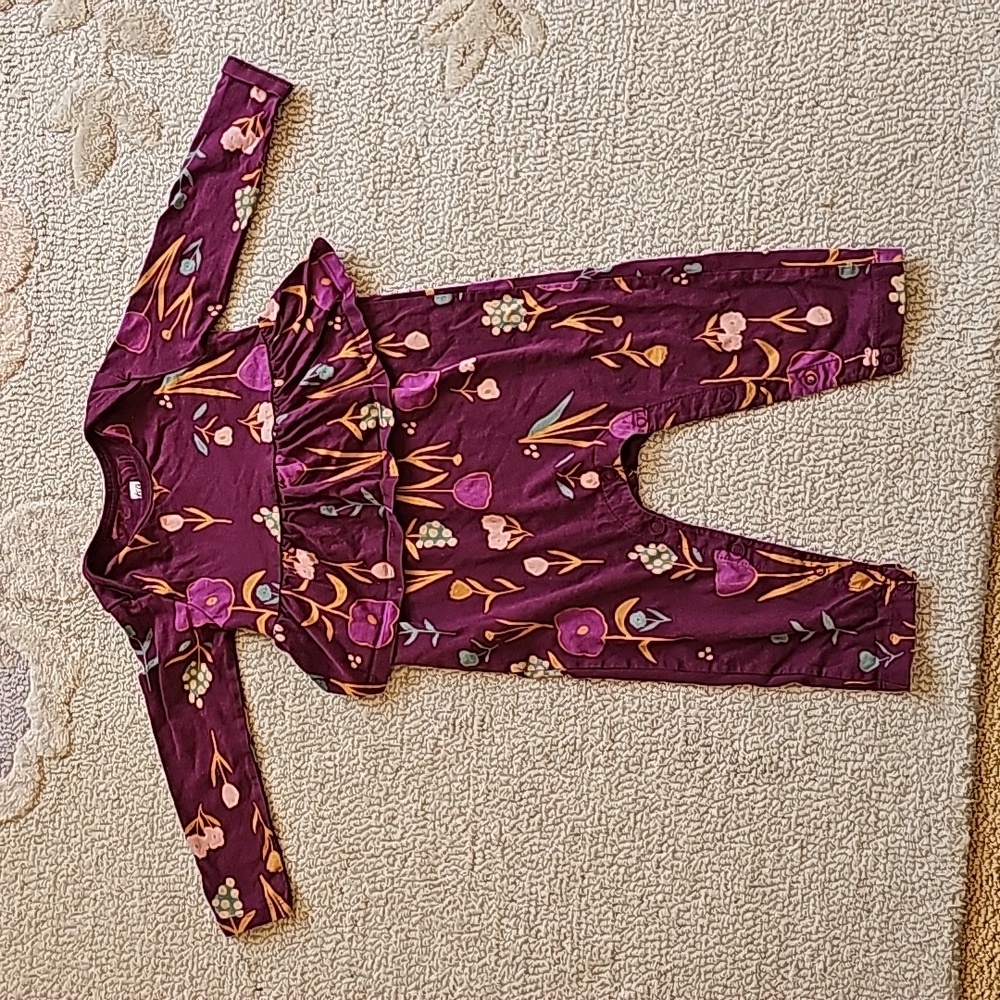 Adorable Girls Jumper/One Piece, peplum style, Size 12-18 months, Brand: Tea